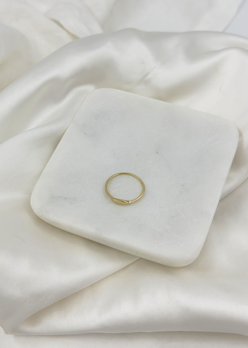 Oval Signet Ring | 10K