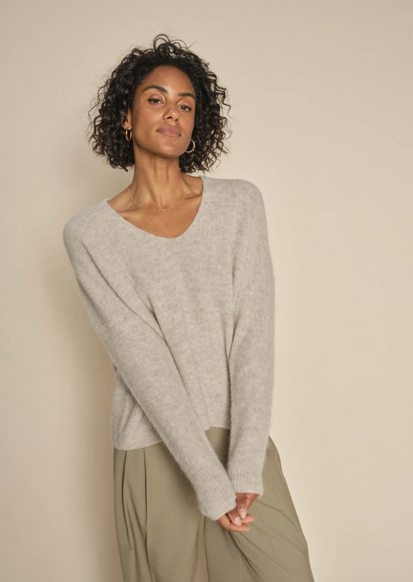 Thora V-Neck Knit